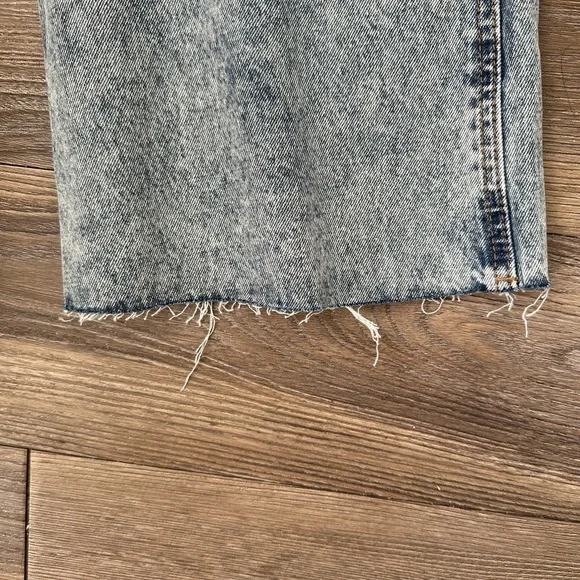 brand new cider distressed ripped light wash straight leg jeans with raw hem - Picture 4 of 7